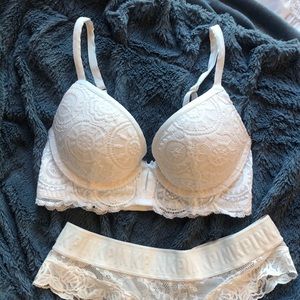 Aerie white lace push up bra 30C